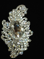 BRO-CRHS-001.  Crystal Rhinestone Brooch BRO-CRHS-001.  Broche con diamante imitacion