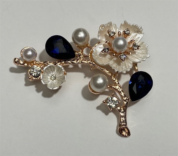 BRO-RHS-404-ROSEGOLD.  Rose-gold Rhinestone Brooch with Pearl