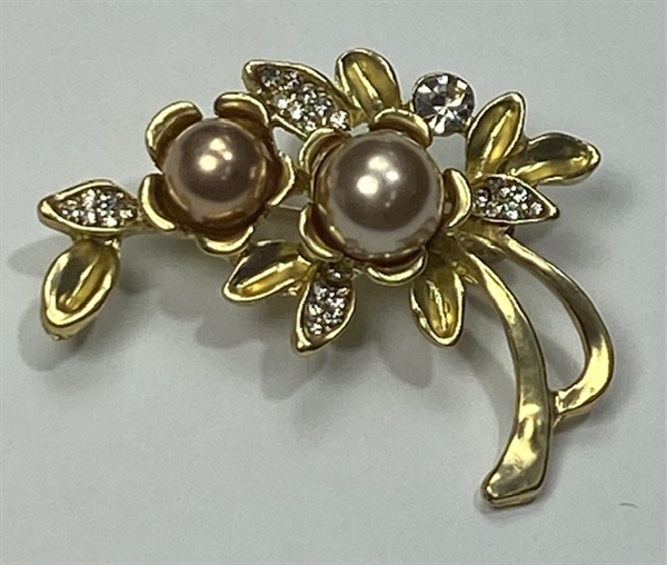 BRO-RHS-410-GOLDPEARL.  Gold Metal w/ Pearl Rhinestone Brooch