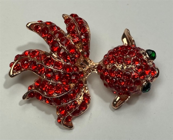 BRO-RHS-413-GOLDRED.  Gold Metal - Red Rhinestone Brooch