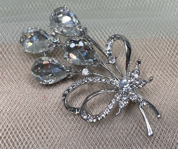BRO-RHS-418-SILVERCRYSTAL.  Silver Metal - Crystal Rhinestone Brooch Pin
