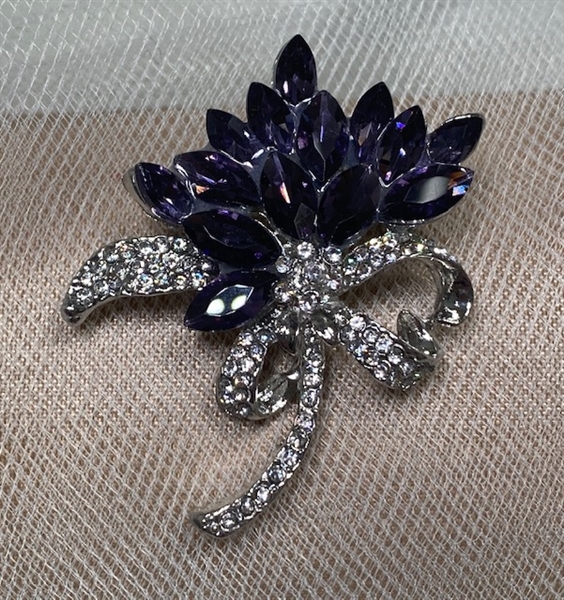 BRO-RHS-421-SILVERPURPLECRYSTA.  Silver Metal - Purple Crystal Rhinestone Brooch Pin