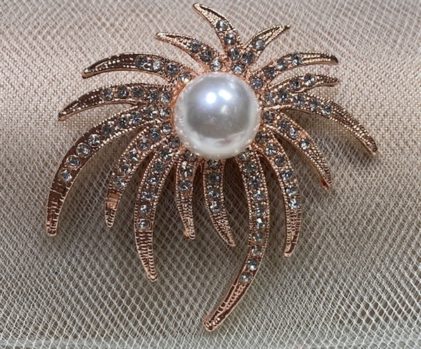 BRO-RHS-426-GOLDCRYSTALPEARL.  Gold Metal - Crystal w/ Pearl Rhinestone Brooch Pin