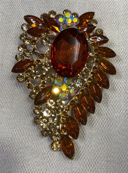 BRO-RHS-442-GOLDCOFFEE.  Gold Coffee Rhinestone Brooch