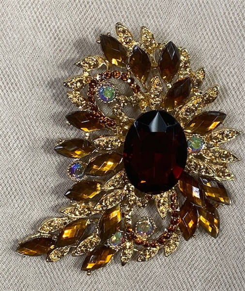 BRO-RHS-444-GOLDCOFFEE.  Gold Coffee Rhinestone Brooch