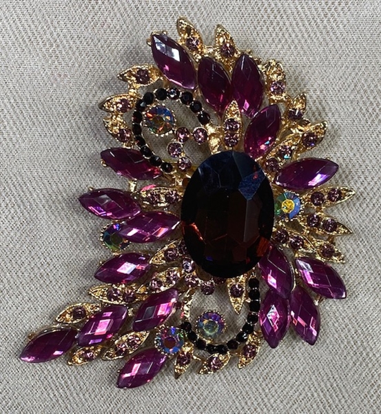 BRO-RHS-444-GOLDFUCHSIA.  Gold Fuchsia Rhinestone Brooch