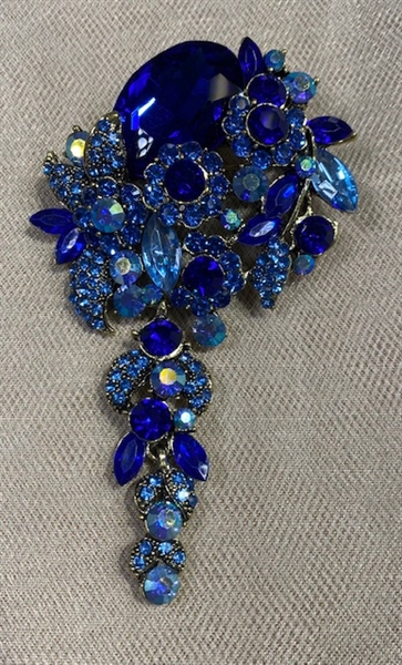 BRO-RHS-449-GOLDSAPPHIRE.  Gold Metal -  Sapphire Rhinestone Brooch