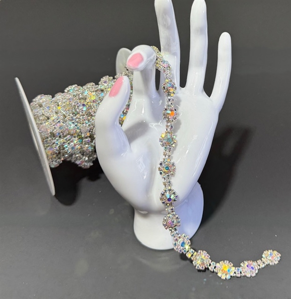 CHN-RHS-004-AB-M.  AB CRYSTAL RHINESTONE CHAIN - 3/8 " WIDE  CHN-RHS-004-AB-M.  AB Cadena de cristal con diamante imitacion - 3/8 " pulgadas de ancho