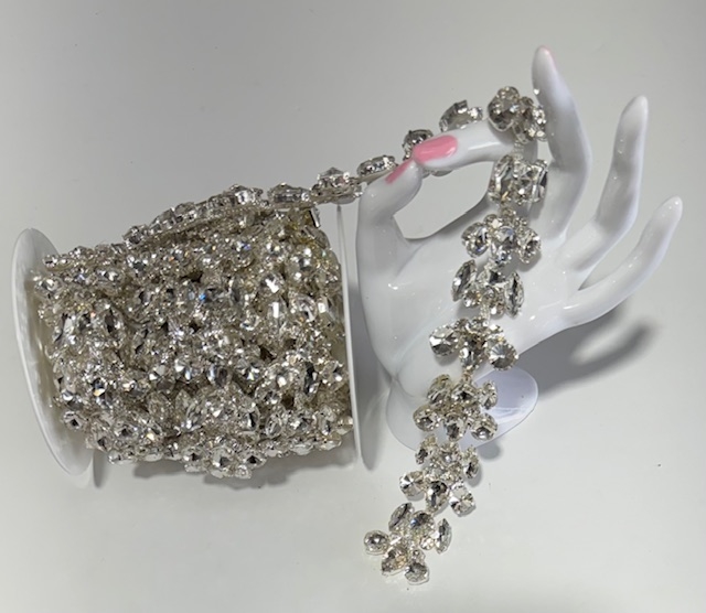 CHN-RHS-058-SILVER. Clear Crystal 