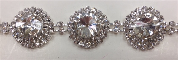 CHN-RHS-068-SILVER. CRYSTAL RHINESTONE ON SILVER METAL CHAIN - 3/4 INCH WIDE - $16 PER YARD