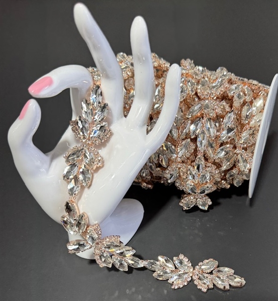 CHN-RHS-070-ROSEGOLD. CLEAR CRYSTAL RHINESTONE ON ROSEGOLD METAL CHAIN - 1 INCH WIDE