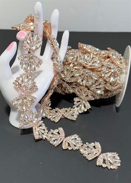 CHN-RHS-072-ROSEGOLD. ROSE-GOLD CRYSTAL RHINESTONE ON SILVER METAL CHAIN - 1 INCH WIDE