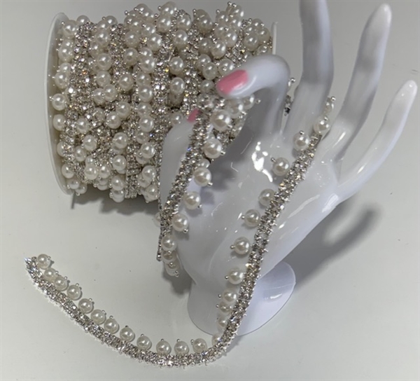 CHN-RHS-089-SILVERPEARL. Clear Crystal Rhinestones With White Pearls on Silver Metal Chain - 3/4 Inch Wide